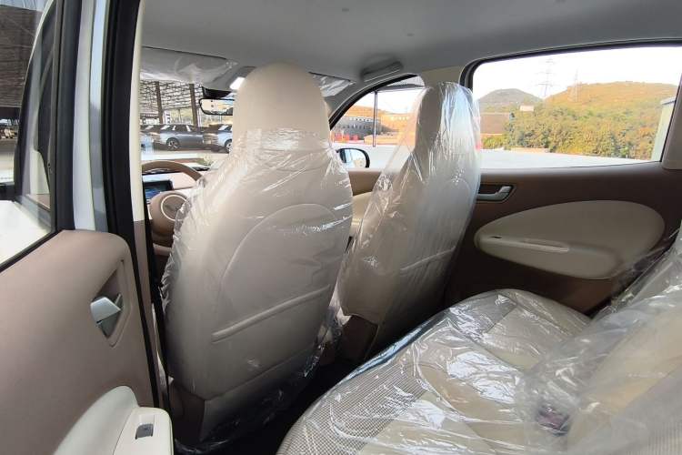 Used Wuling Hongguang MINIEV 2025 Four-Door Version Advanced Edition Interior 7