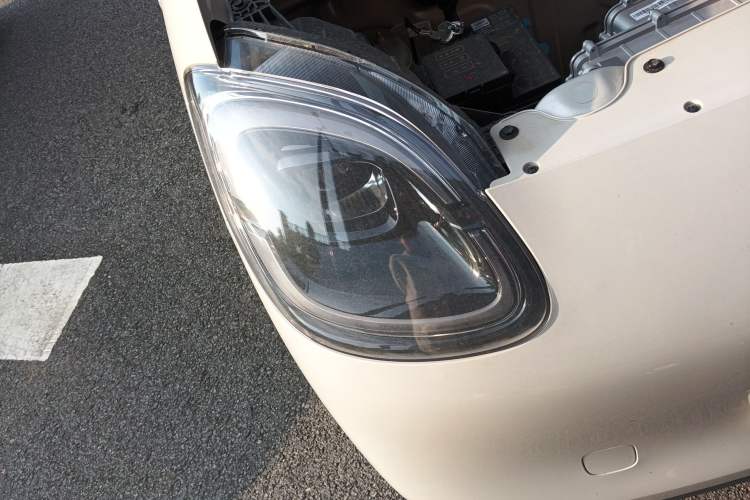 Used Wuling Hongguang MINIEV 2025 Four-Door Version Zhenxiang+ Edition Right Front Headlight