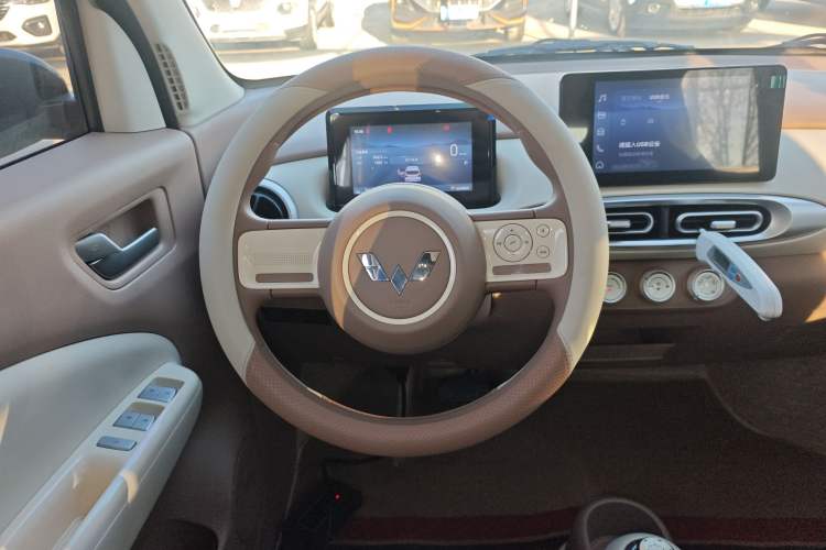 Used Wuling Hongguang MINIEV 2025 Four-Door Version Zhenxiang+ Edition Steering Wheel