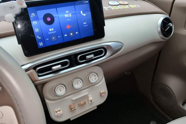 Used Wuling Hongguang MINIEV 2025 Four-Door Version Zhenxiang+ Edition Audio And AC Panel