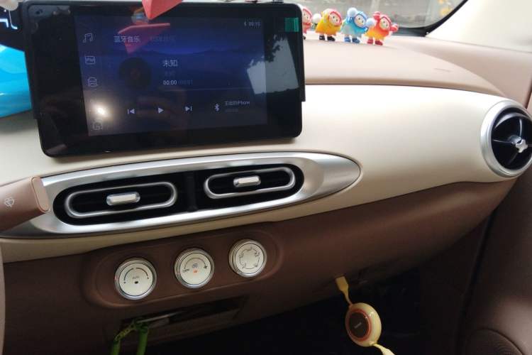 Used Wuling Hongguang MINIEV 2025 Four-Door Version Zhenxiang+ Edition Audio And AC Panel