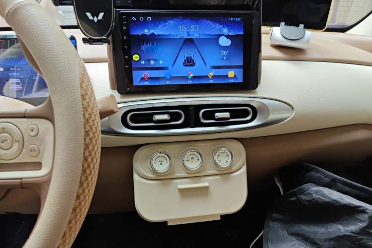 Used Wuling Hongguang MINIEV 2025 Four-Door Version Advanced Edition Audio And AC Panel