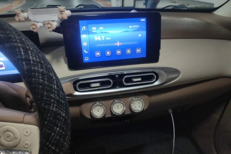 Used Wuling Hongguang MINIEV 2025 Four-Door Version Zhenxiang+ Edition Audio And AC Panel