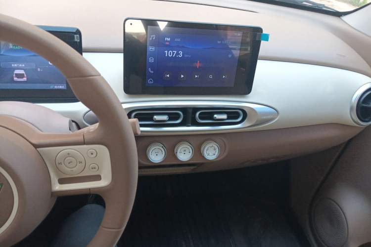 Used Wuling Hongguang MINIEV 2025 Four-Door Version Zhenxiang+ Edition Audio And AC Panel