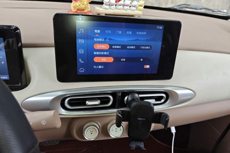 Used Wuling Hongguang MINIEV 2025 Four-Door Version Premium Edition Audio And AC Panel