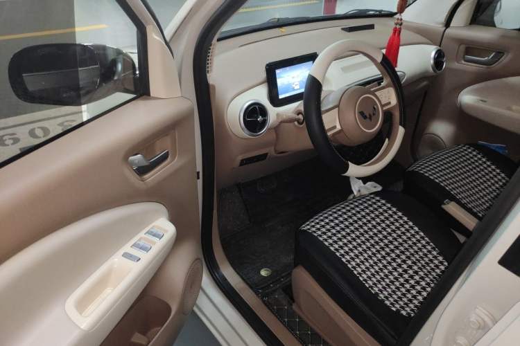 Used Wuling Hongguang MINIEV 2025 Four-Door Version Advanced Edition Driver Seat