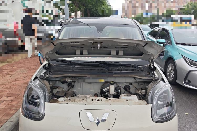 Used Wuling Hongguang MINIEV 2025 Four-Door Version Zhenxiang+ Edition Engine Bay
