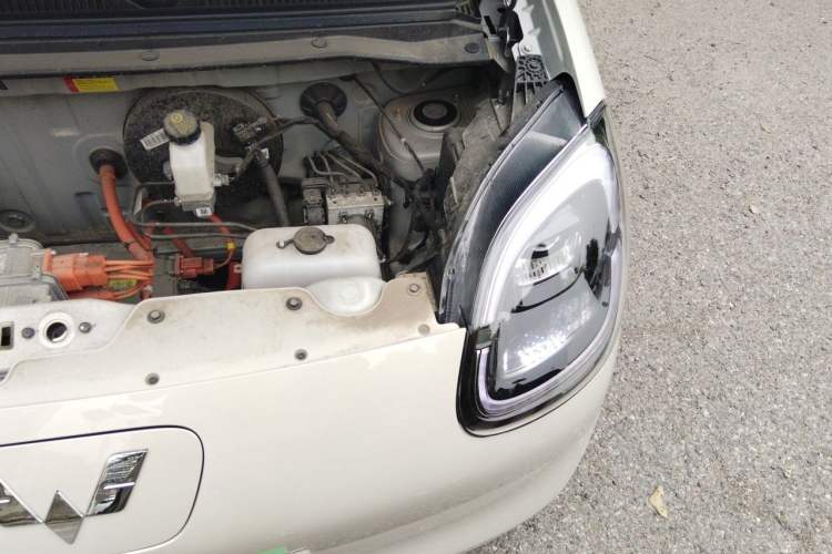Used Wuling Hongguang MINIEV 2025 Four-Door Version Zhenxiang+ Edition Engine Bay Left