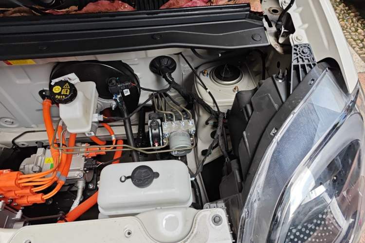 Used Wuling Hongguang MINIEV 2025 Four-Door Version Advanced Edition Engine Bay Left