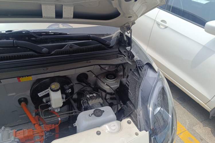 Used Wuling Hongguang MINIEV 2025 Four-Door Version Advanced Edition Engine Bay Left