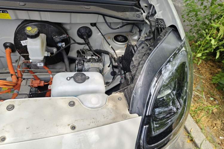 Used Wuling Hongguang MINIEV 2025 Four-Door Version Advanced Edition Engine Bay Left