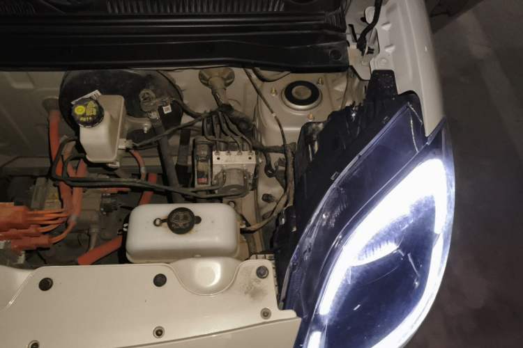 Used Wuling Hongguang MINIEV 2025 Four-Door Version Zhenxiang+ Edition Engine Bay Left