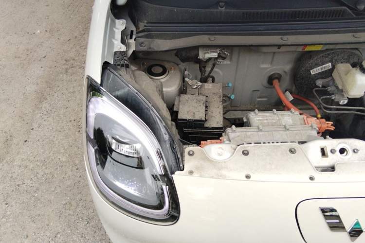 Used Wuling Hongguang MINIEV 2025 Four-Door Version Zhenxiang+ Edition Engine Bay Right