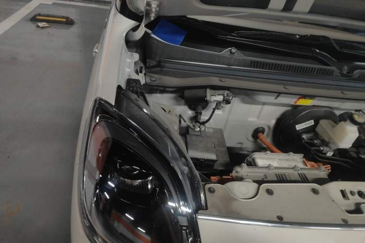 Used Wuling Hongguang MINIEV 2025 Four-Door Version Zhenxiang+ Edition Engine Bay Right
