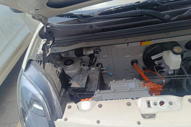 Used Wuling Hongguang MINIEV 2025 Four-Door Version Advanced Edition Engine Bay Right