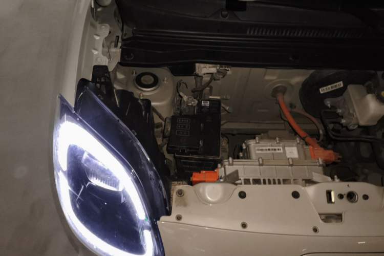 Used Wuling Hongguang MINIEV 2025 Four-Door Version Zhenxiang+ Edition Engine Bay Right