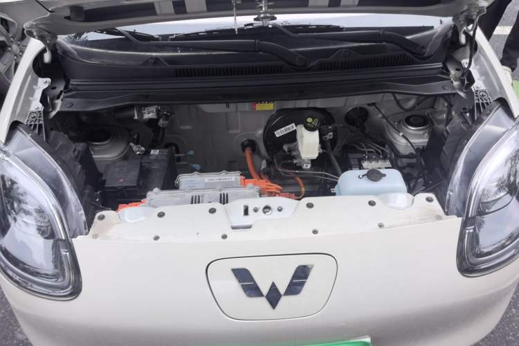 Used Wuling Hongguang MINIEV 2025 Four-Door Version Zhenxiang+ Edition Engine Bay