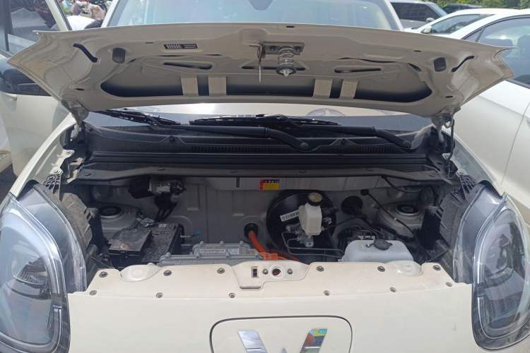 Used Wuling Hongguang MINIEV 2025 Four-Door Version Advanced Edition Engine Bay
