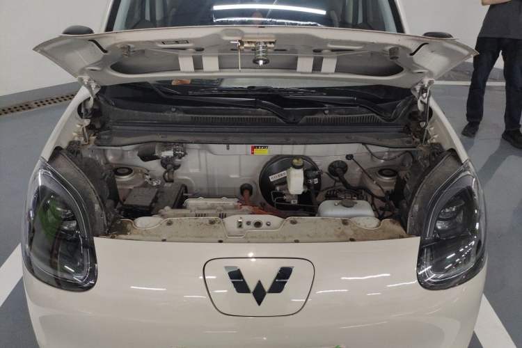 Used Wuling Hongguang MINIEV 2025 Four-Door Version Advanced Edition Engine Bay