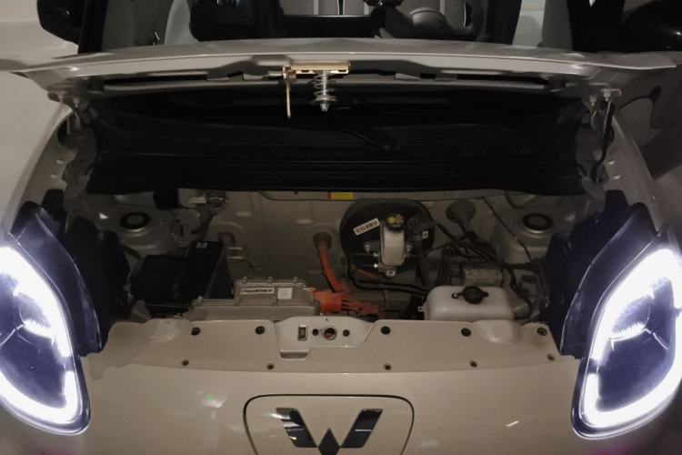 Used Wuling Hongguang MINIEV 2025 Four-Door Version Zhenxiang+ Edition Engine Bay