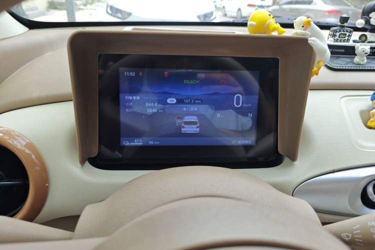 Used Wuling Hongguang MINIEV 2025 Four-Door Version Advanced Edition Instrument Cluster