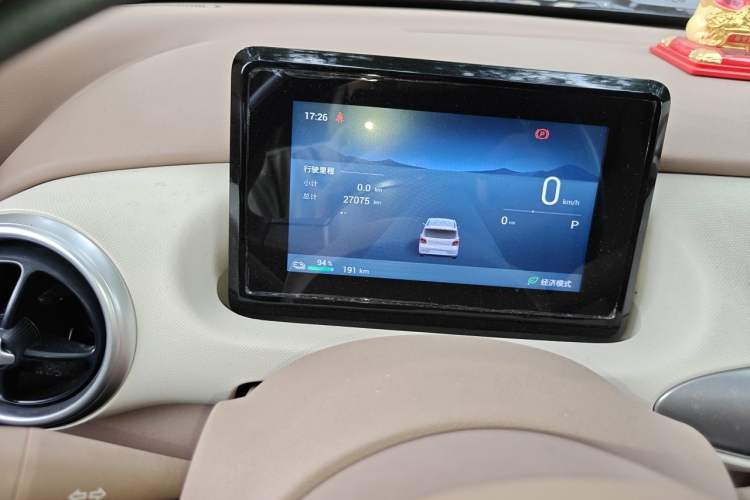 Used Wuling Hongguang MINIEV 2025 Four-Door Version Premium Edition Odometer Close Up