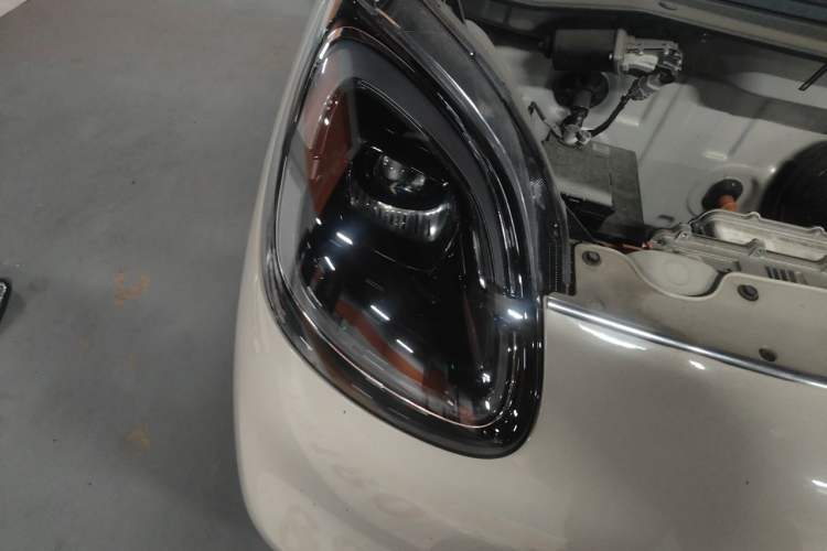 Used Wuling Hongguang MINIEV 2025 Four-Door Version Zhenxiang+ Edition Right Front Headlight