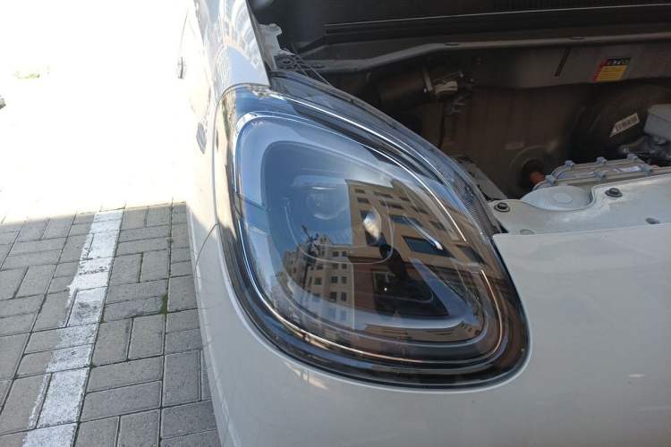 Used Wuling Hongguang MINIEV 2025 Four-Door Version Zhenxiang+ Edition Right Front Headlight