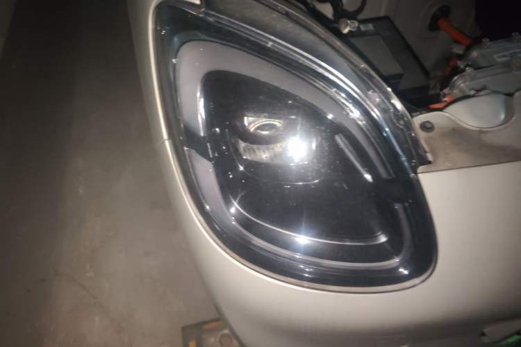 Used Wuling Hongguang MINIEV 2025 Four-Door Version Zhenxiang+ Edition Right Front Headlight