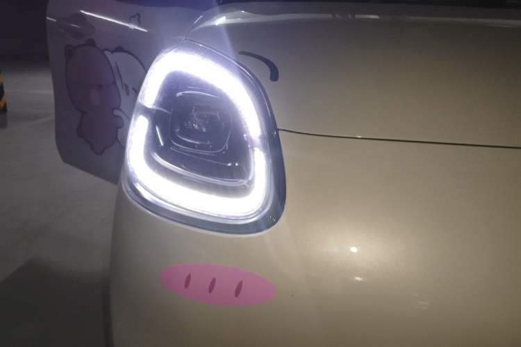 Used Wuling Hongguang MINIEV 2025 Four-Door Version Zhenxiang+ Edition Right Front Headlight