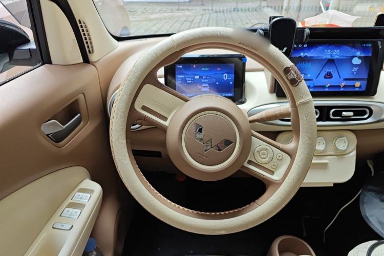 Used Wuling Hongguang MINIEV 2025 Four-Door Version Advanced Edition Steering Wheel