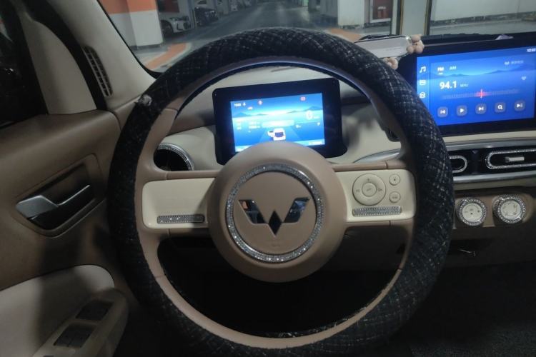 Used Wuling Hongguang MINIEV 2025 Four-Door Version Zhenxiang+ Edition Steering Wheel