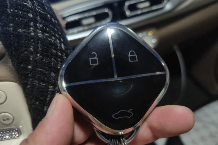 Used Wuling Hongguang MINIEV 2025 Four-Door Version Zhenxiang+ Edition Vehicle Key
