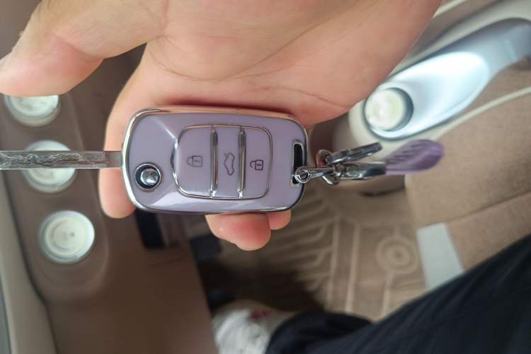 Used Wuling Hongguang MINIEV 2025 Four-Door Version Advanced Edition Vehicle Key