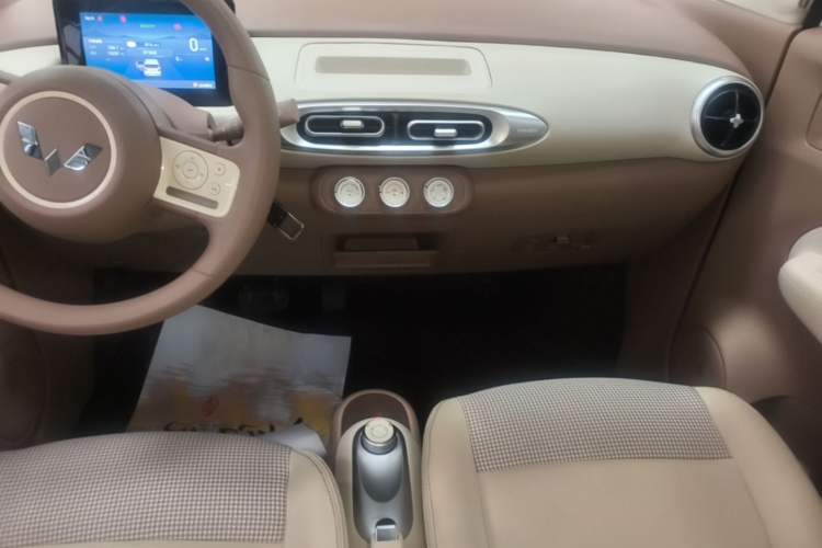 Used Wuling Hongguang MINIEV 2025 Four-Door Version Advanced Edition Audio And AC Panel