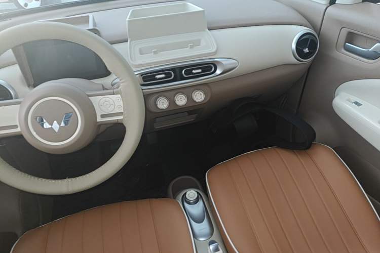 Used Wuling Hongguang MINIEV 2025 Four-Door Version Advanced Edition Audio And AC Panel