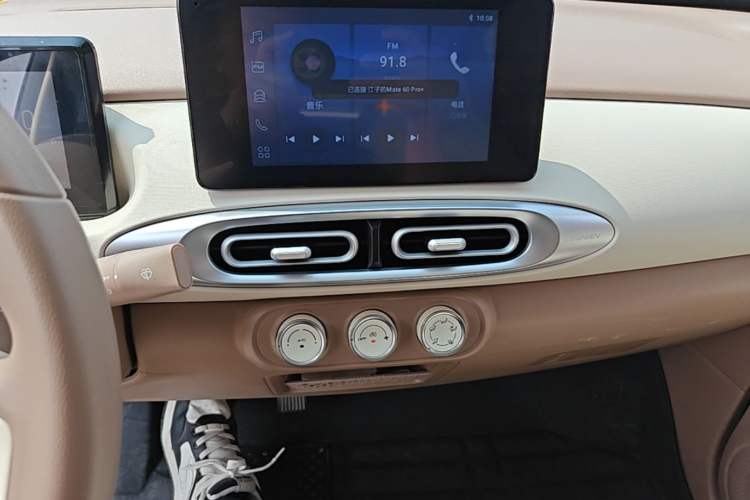 Used Wuling Hongguang MINIEV 2025 Four-Door Version Premium Edition Audio And AC Panel