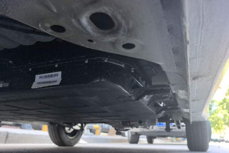 Used Wuling Hongguang MINIEV 2025 Four-Door Version Advanced Edition Chassis Front Left