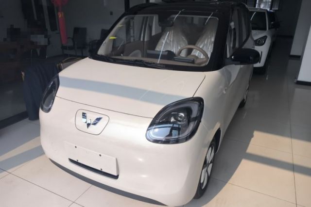Wuling Hongguang MINIEV 2025 Four-Door Version Zhenxiang+ Edition usata