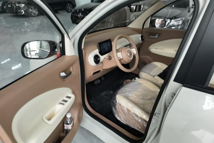 Used Wuling Hongguang MINIEV 2025 Four-Door Version Advanced Edition Driver Seat