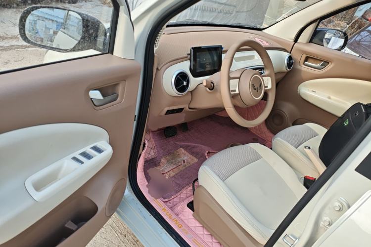 Used Wuling Hongguang MINIEV 2025 Four-Door Version Advanced Edition Driver Seat