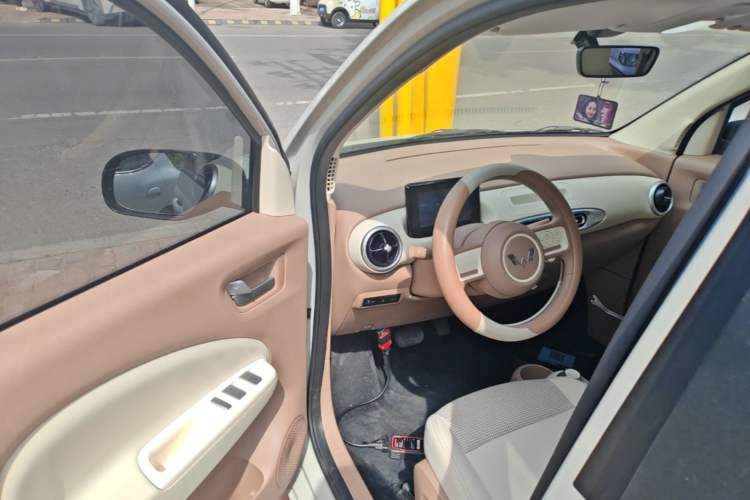 Used Wuling Hongguang MINIEV 2025 Four-Door Version Advanced Edition Driver Seat