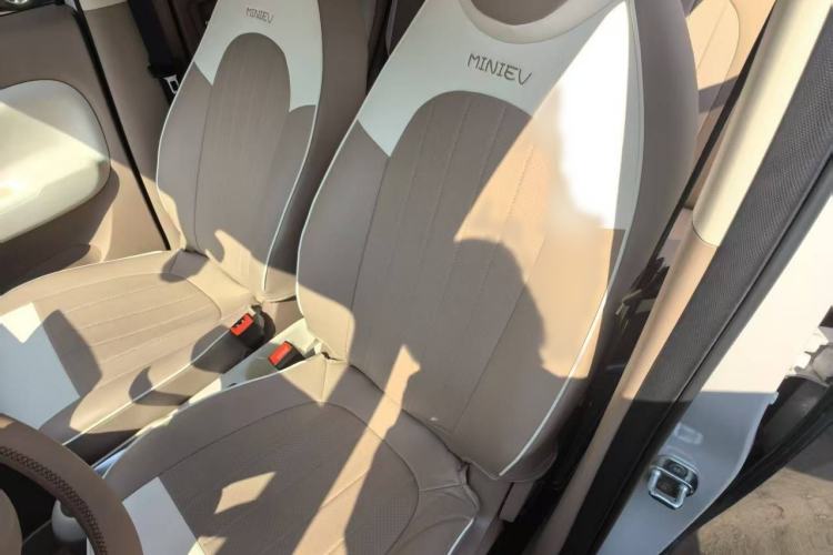 Used Wuling Hongguang MINIEV 2025 Four-Door Version Premium Edition Driver Seat
