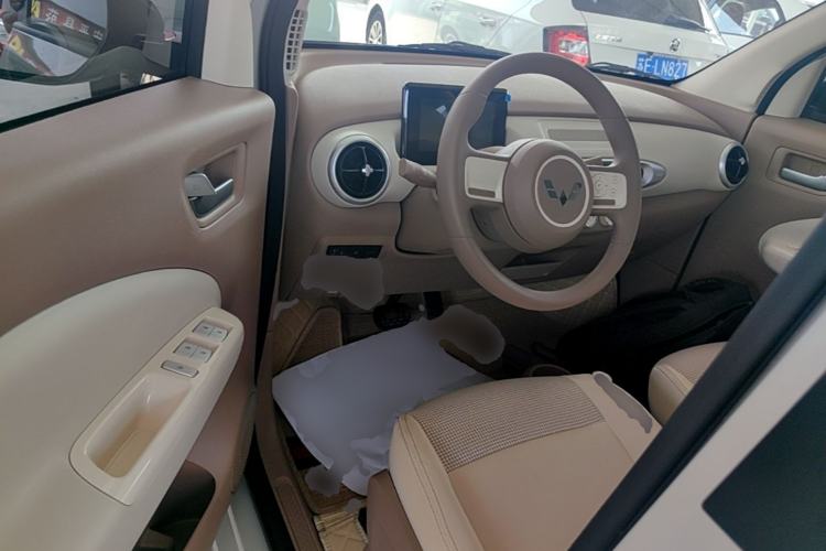 Used Wuling Hongguang MINIEV 2025 Four-Door Version Advanced Edition Driver Seat