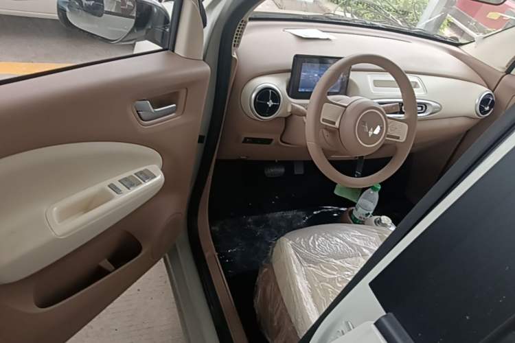 Used Wuling Hongguang MINIEV 2025 Four-Door Version Advanced Edition Driver Seat