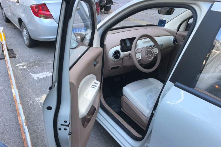 Used Wuling Hongguang MINIEV 2025 Four-Door Version Advanced Edition Driver Seat