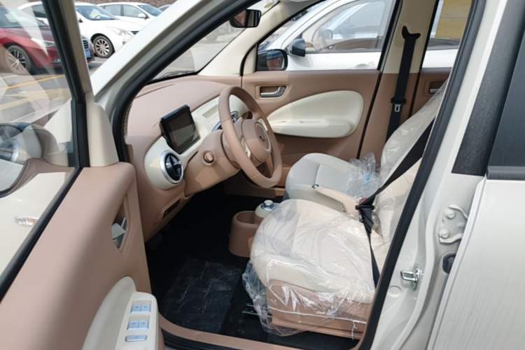 Used Wuling Hongguang MINIEV 2025 Four-Door Version Advanced Edition Driver Seat