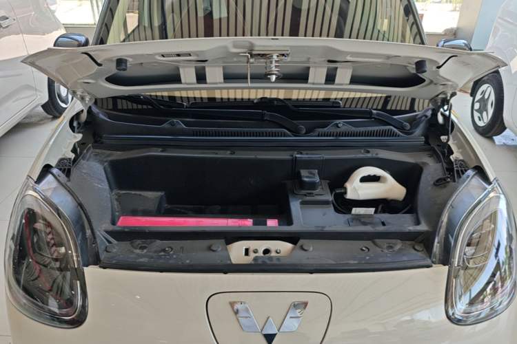 Used Wuling Hongguang MINIEV 2025 Four-Door Version Advanced Edition Engine Bay