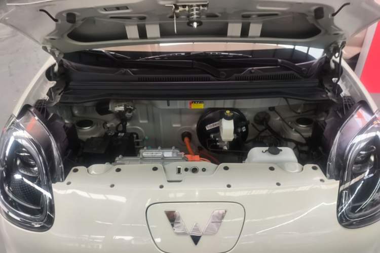 Used Wuling Hongguang MINIEV 2025 Four-Door Version Advanced Edition Engine Bay