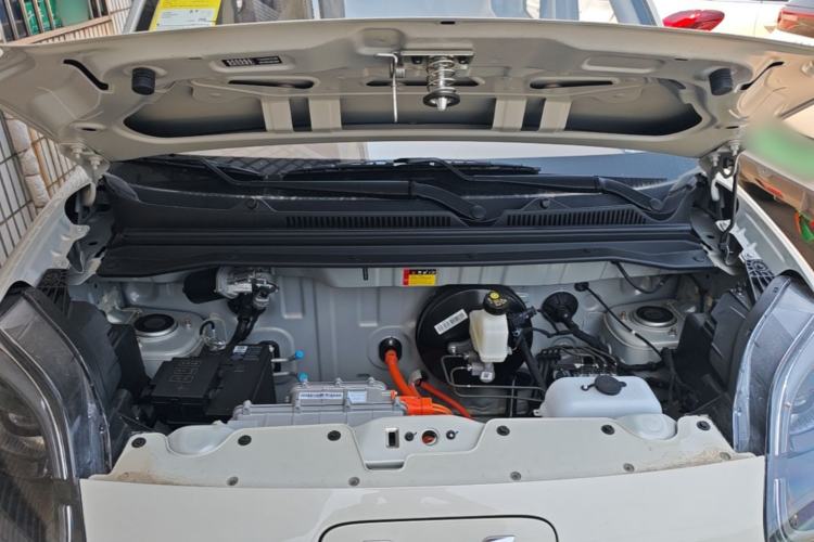 Used Wuling Hongguang MINIEV 2025 Four-Door Version Advanced Edition Engine Bay